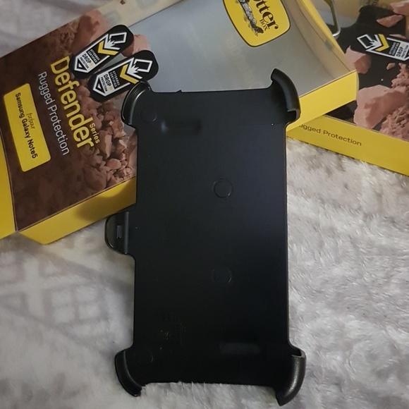 Otter Box rugged protection outer case with clip - Picture 2 of 4